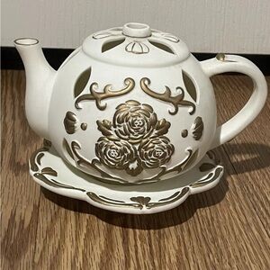 Partylite TEAPOT Tealight Candle Holder TEA TIME Luminary P7301 Porcelain Bisque